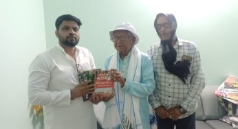 ভোটার ময়দানে অজিত মাহাতো কে পূর্ণ সমর্থন জানালো জেলা সাহিত্য পরিষদ, সংবর্ধণা জানালো ললিত মোহন মাহাতো