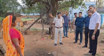 ঝাড়খণ্ড সীমানা লাগোয়া বিনপুর বিধানসভায় ভোটারদের মনে ভয়ভীতি কাটাতে শুরু হয়েছে কেন্দ্রীয় বাহিনীর টহল