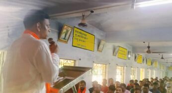 রাজ্য সরকারের সাফল্য ও বাস্তবায়নের উপর বৈঠক নিচ্ছেন বিনপুর বিধানসভার বিধায়ক ডাঃ প্রনত টুডু
